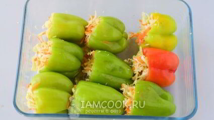 перец, фаршированный капустой и морковью на зиму