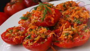 Помидоры по-корейски с морковью и чесноком
