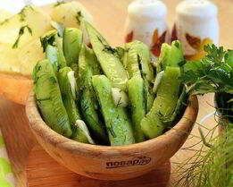 Быстрые огурцы малосольные в пакете