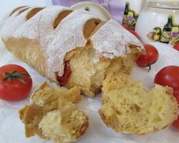 Томатный батон с вялеными помидорами