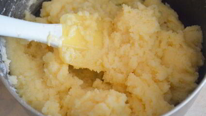 медовые оладушки с домашним сливовым вареньем