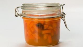 Варенье из молодой моркови с корицей