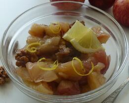 Варенье из яблок с грецкими орехами и лимоном