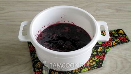 варенье из замороженной вишни на сковороде