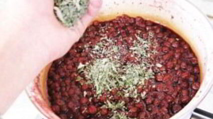 земляничное варенье в сиропе