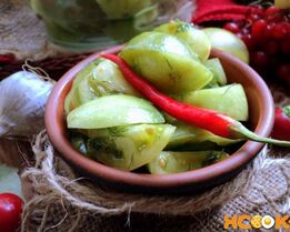 Зеленые помидоры на зиму