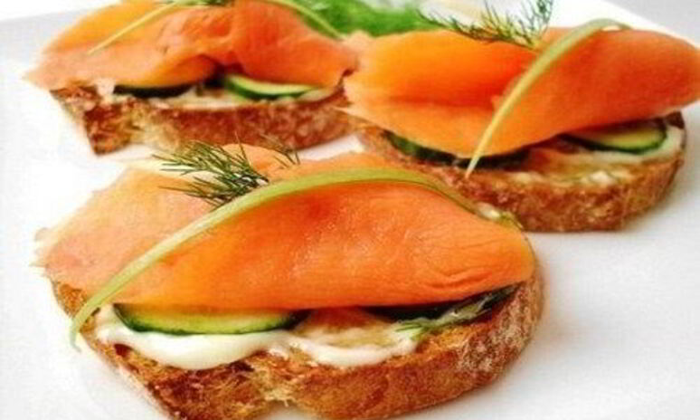 Рецепт аппетитные бутерброды с соленой семгой