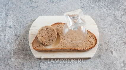 бутерброд обезьяна с сыром и колбасой