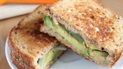 бутерброд с авокадо