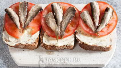 бутерброды балтийский моряк со шпротами