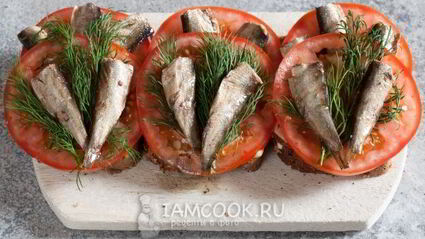 бутерброды балтийский моряк со шпротами