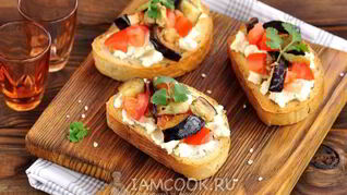 Бутерброды с баклажанами, помидорами и чесноком