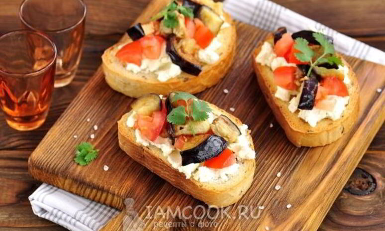 Рецепт бутерброды с баклажанами, помидорами и чесноком