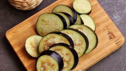 бутерброды с баклажанами, помидорами и чесноком