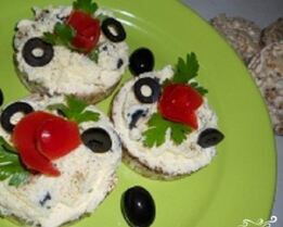 Бутерброды с домашним сыром