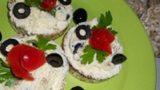 Бутерброды с домашним сыром