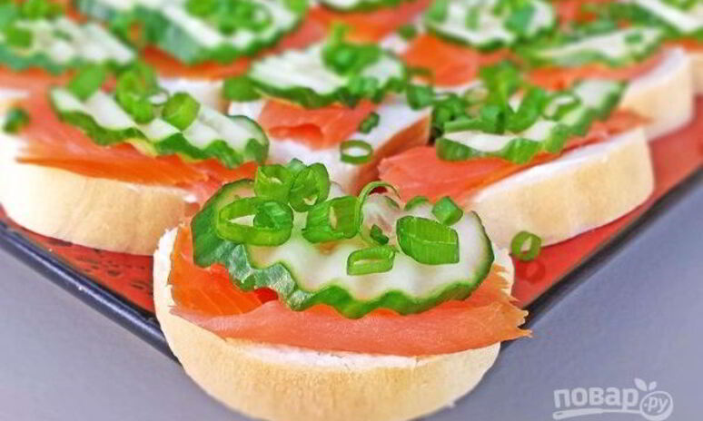 Рецепт бутерброды с красной рыбой и огурцом