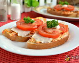 Бутерброды с морковью и отварным мясом