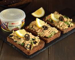 Бутерброды с паштетом из тунца