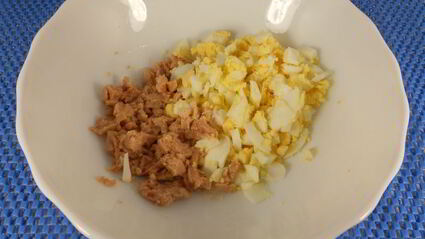 бутерброды с печенью трески и сыром