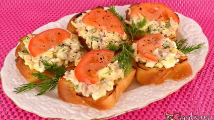 бутерброды с печенью трески и сыром