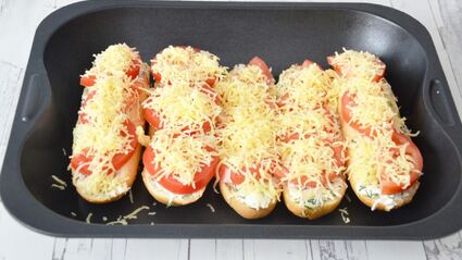 бутерброды с помидорами и сыром в духовке