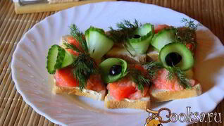 Бутерброды с семгой и свежим огурцом