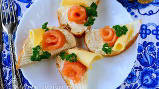 Бутерброды с семгой и сыром