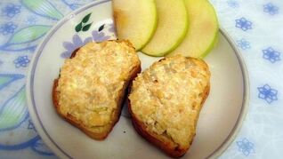 Бутерброды с творожно-яблочной массой