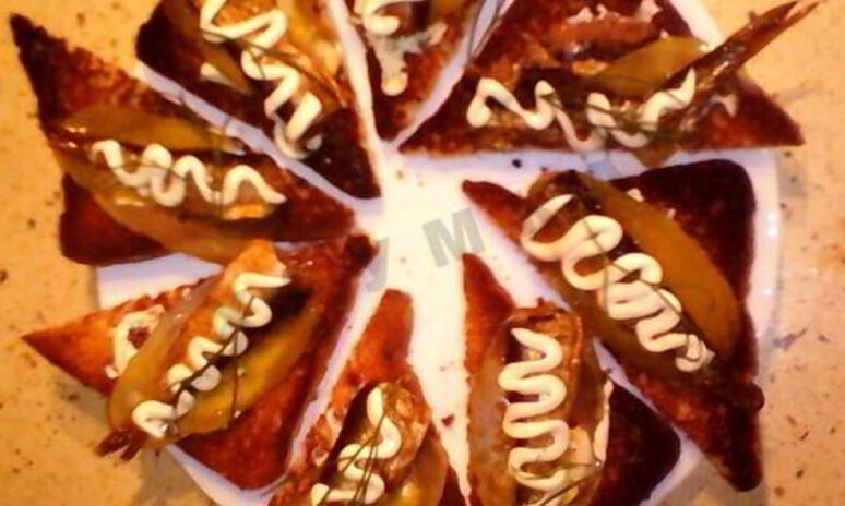 Рецепт бутерброды со шпротами, соленым огурцом