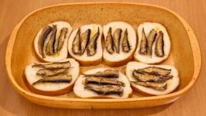 бутерброды со шпротами