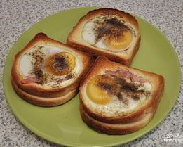 Бутерброды в духовке с яйцом