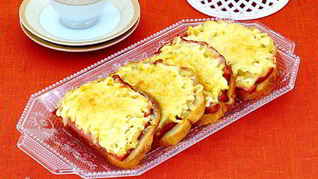 Горячие бутерброды с ананасом