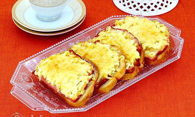 Рецепт горячие бутерброды с ананасом