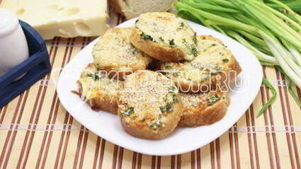 горячие бутерброды с сыром и зеленью