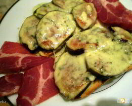 Горячий бутерброд с инжиром и сыром Дорблю