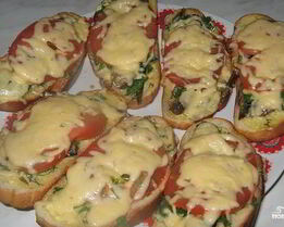 Горячий бутерброд со шпротами