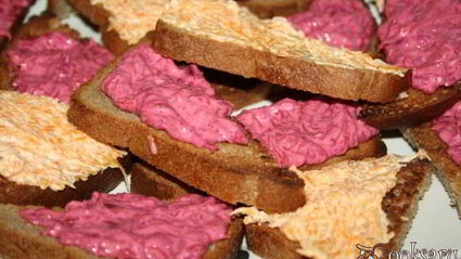 хрустящие бутерброды с сельдью и яйцом