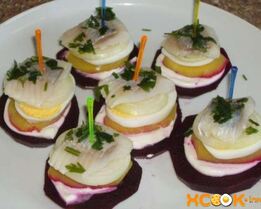 Овощные бутерброды с сельдью