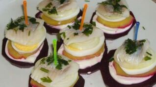 Овощные бутерброды с сельдью
