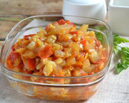 Икра кабачковая с перцем и помидорами