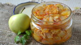 Кабачковая икра с яблоками на зиму