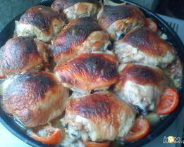 Куриные бедра маринованные в кефире, с картошкой