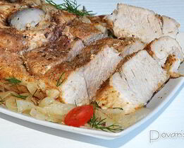 Мясо, запеченное в маринованном луке