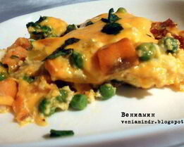 Фриттата с бататом, горошком и сыром чеддер