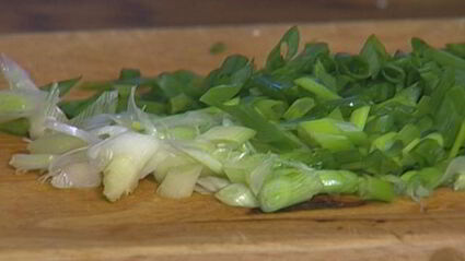 фриттата с макаронами и шпинатом