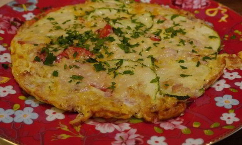 Рецепт фриттата с тунцом, кабачком и сладким перцем