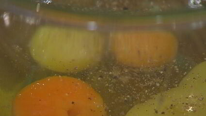 фриттата с тунцом, кабачком и сладким перцем