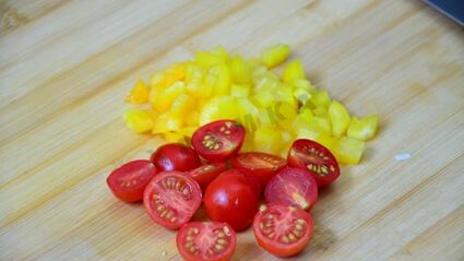 фриттата со стручковой фасолью помидорами черри и грибами