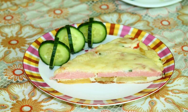 Рецепт картофельный омлет с вареной колбасой